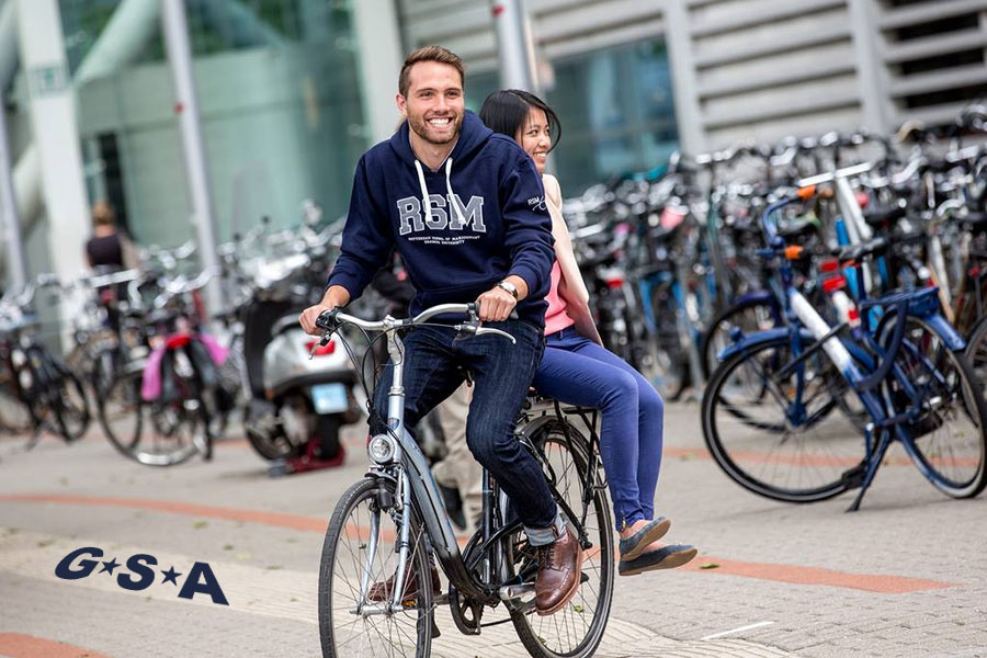 Велосипед как средство передвижения голландских студентов